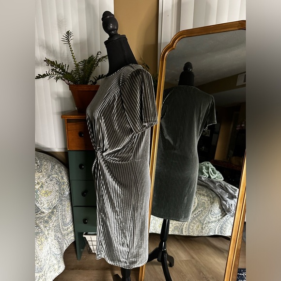 She and Sky Metallic Corduroy Pattern Midi Dress - Picture 5 of 9